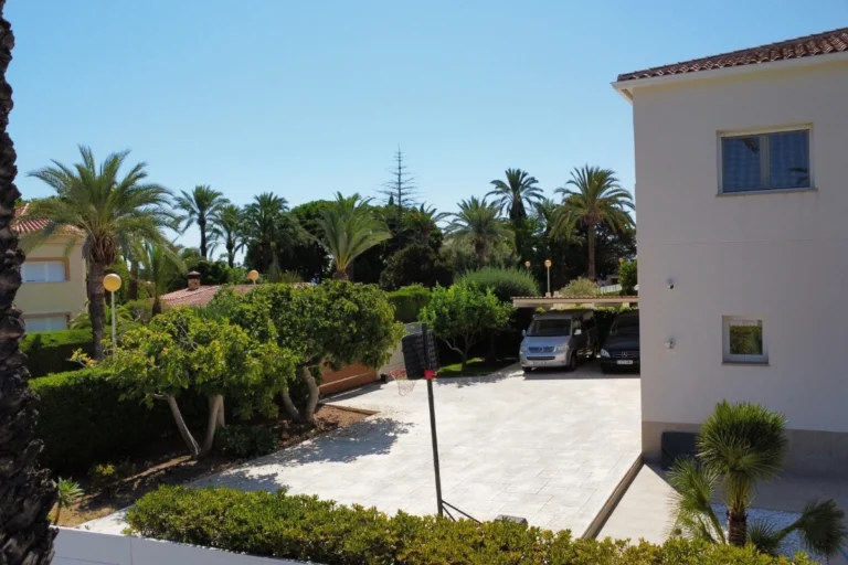 Ansicht auf die Parkfläche Finca Cabo Roig Ferienhaus Spanien