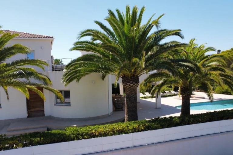 Blick von der Straße auf das Haus Finca Cabo Roig Ferienhaus Spanien